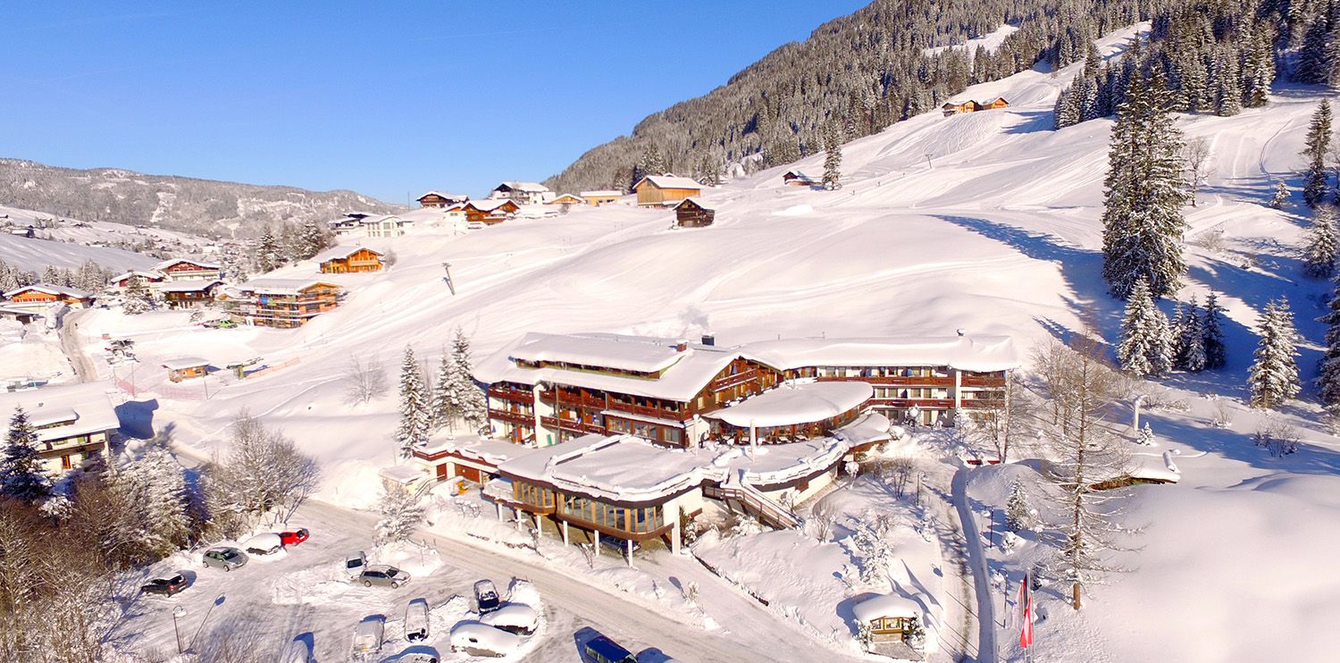  IFA Alpenhof Wildental Hotel und verschneite Umgebung 